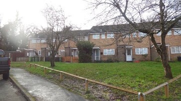 Hartley Kent: 22-32 Porchester Close