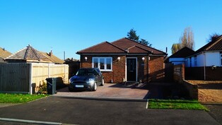 Hartley Kent: Gresham Avenue - Site of Sunny Day (2016)